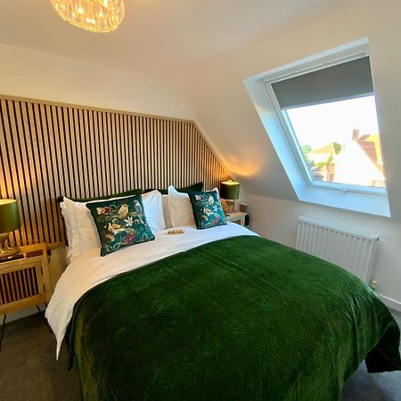 The Hideaway: Coastal Apartment with Beach Access Lymington Exterior photo