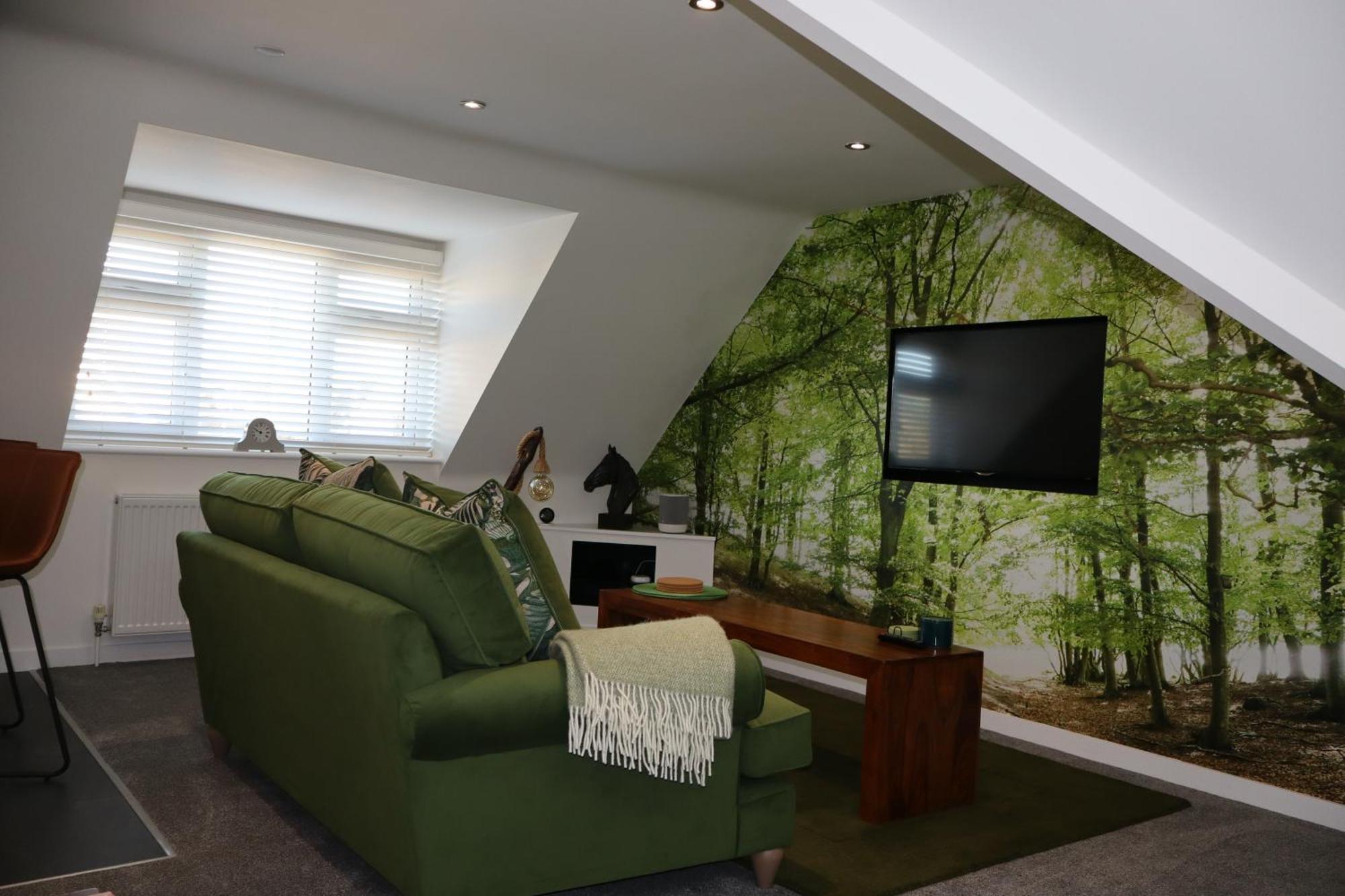 The Hideaway: Coastal Apartment with Beach Access Lymington Exterior photo