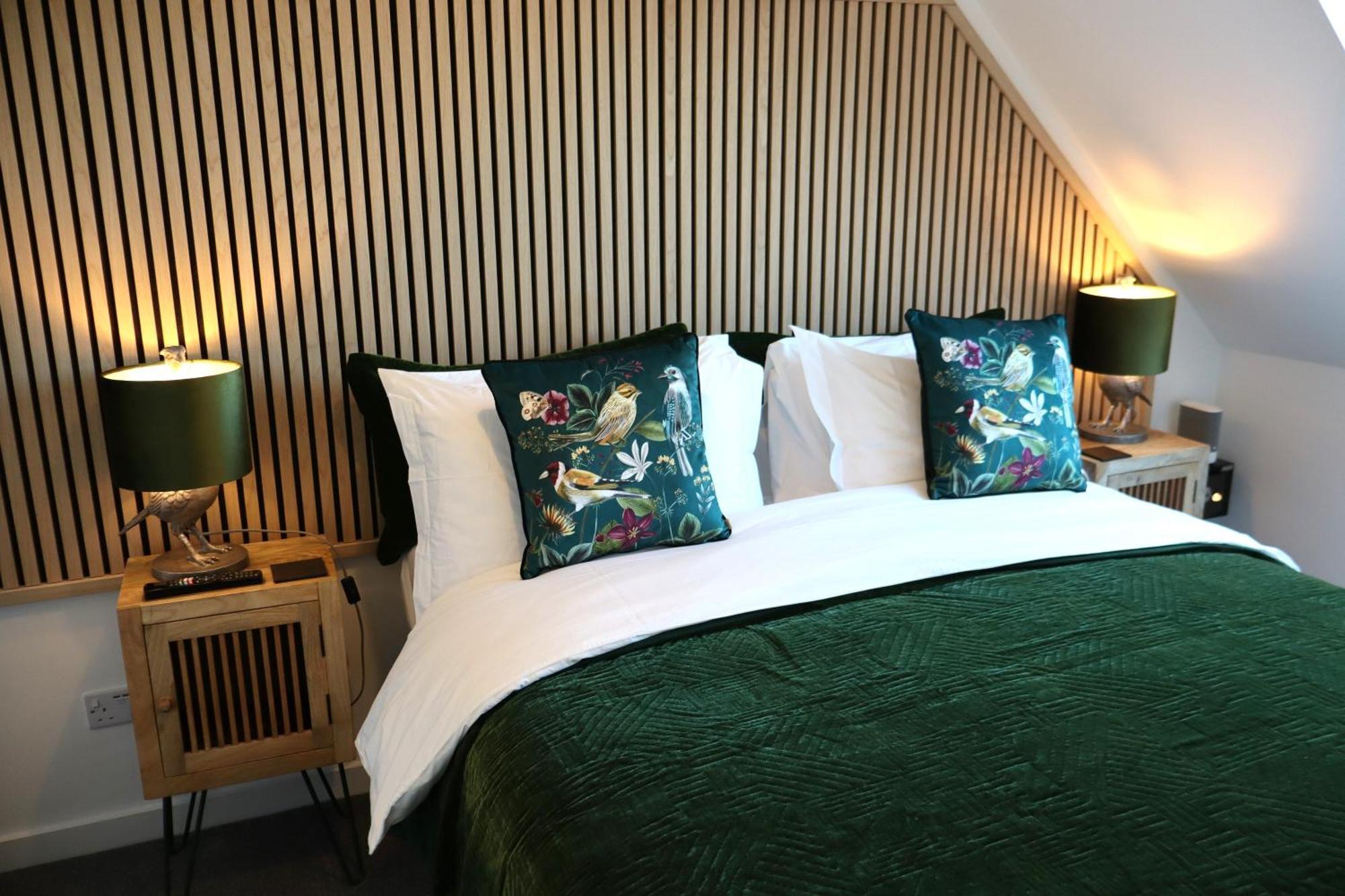 The Hideaway: Coastal Apartment with Beach Access Lymington Exterior photo