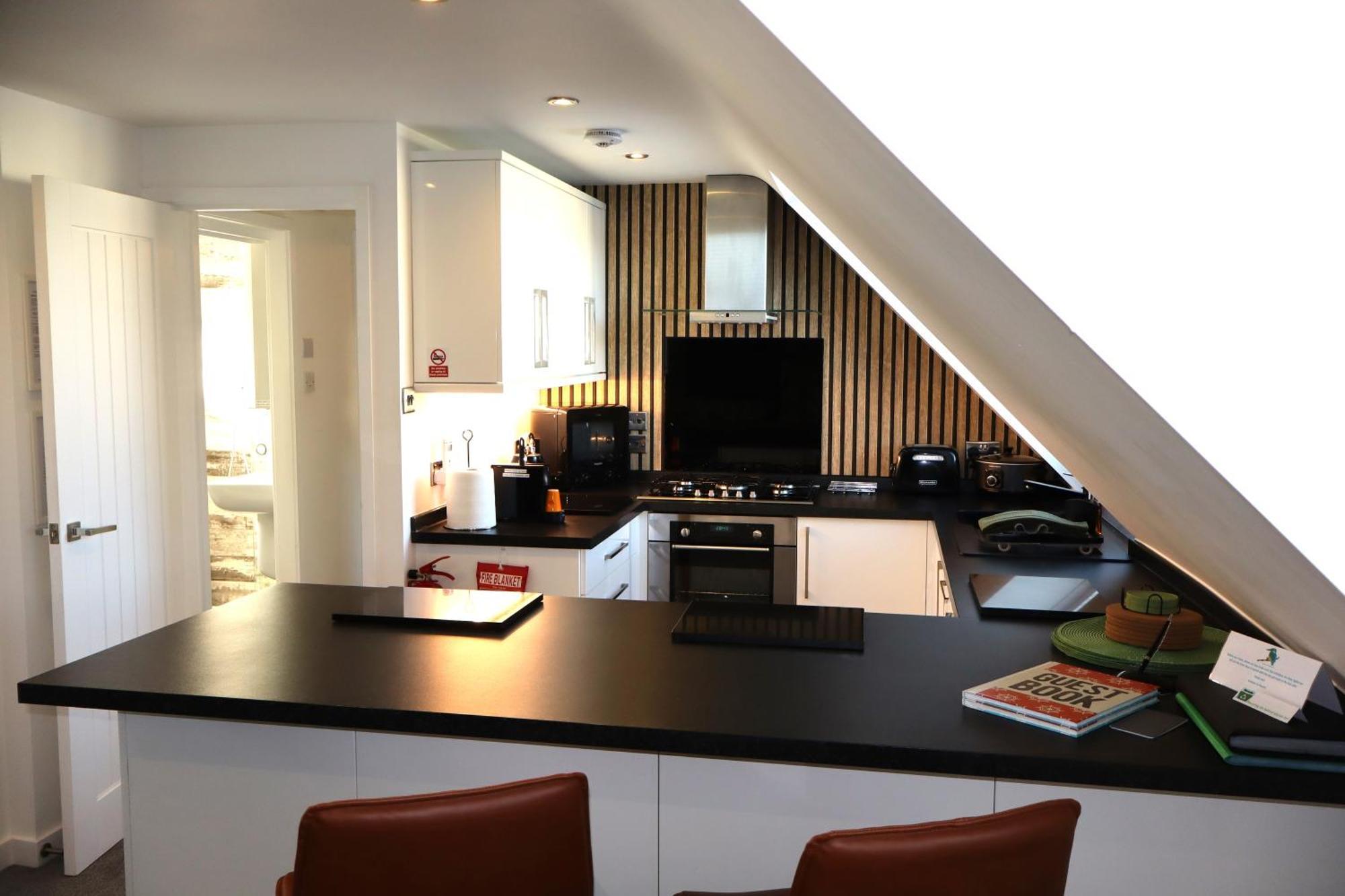The Hideaway: Coastal Apartment with Beach Access Lymington Exterior photo